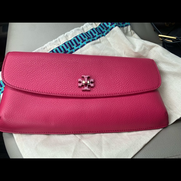 Tory Burch Handbags - Pink Tory Burch Clutch